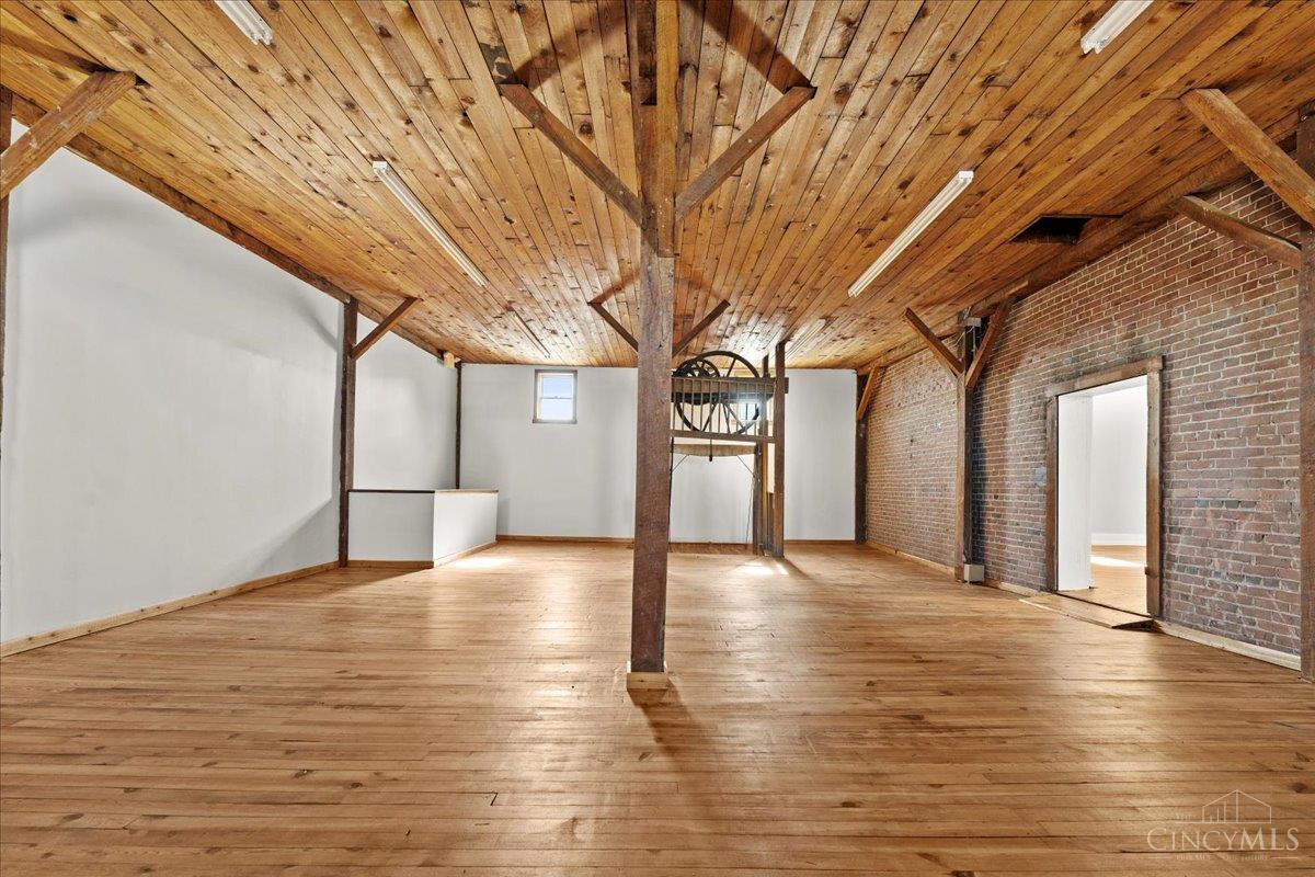 222 W Plane Street