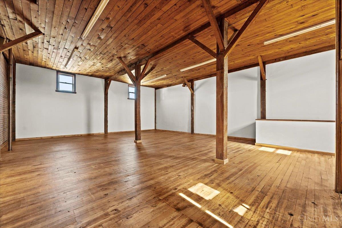 222 W Plane Street