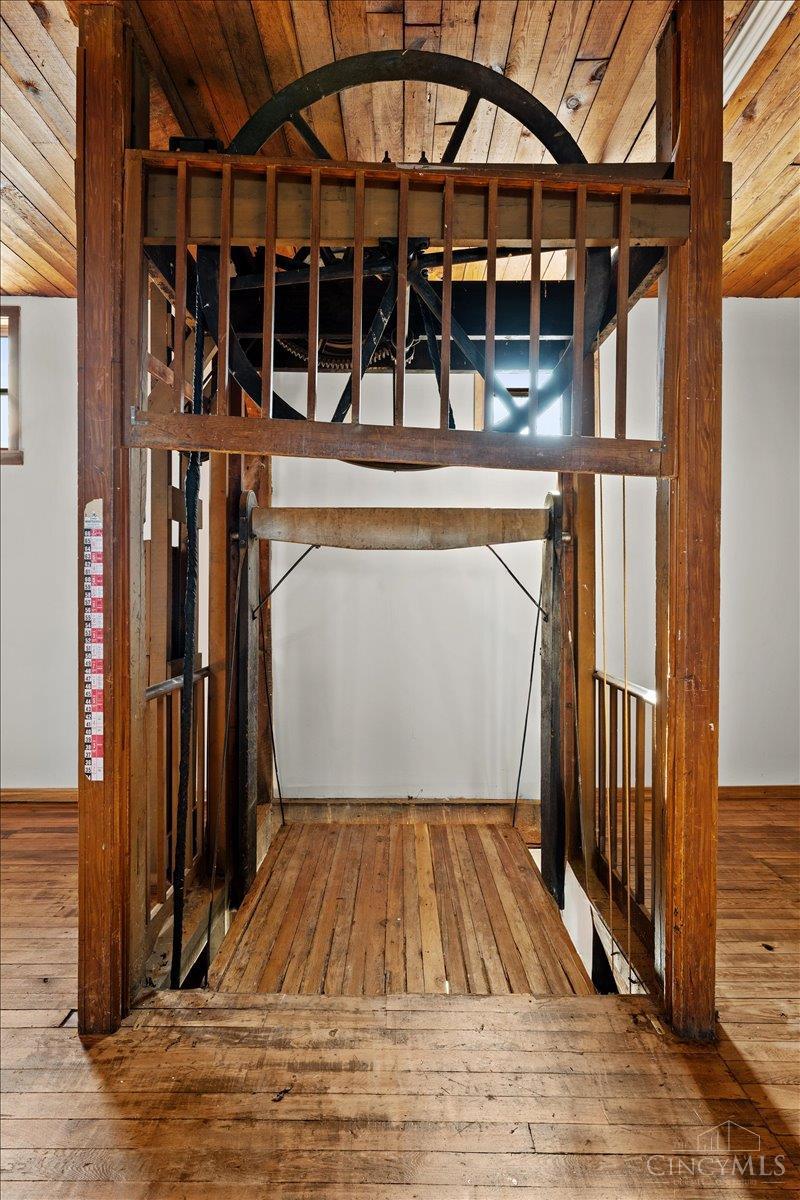 222 W Plane Street