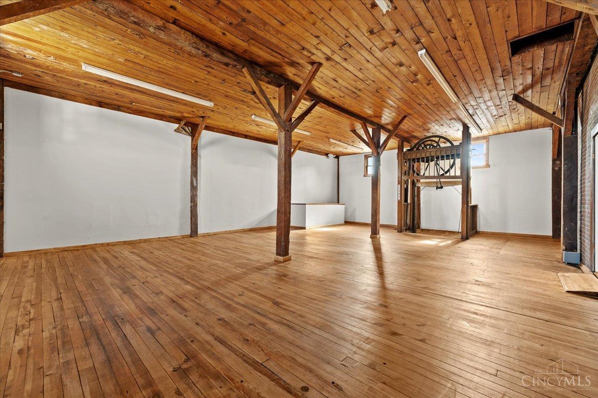 222 W Plane Street