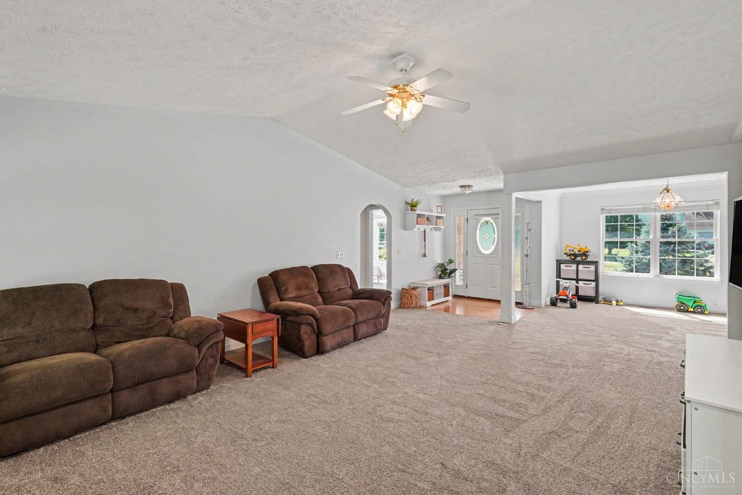 3476 Winter Holly Drive