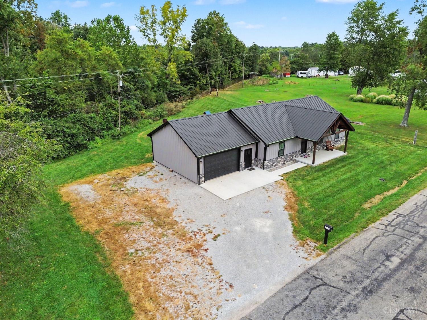 7425 King Road