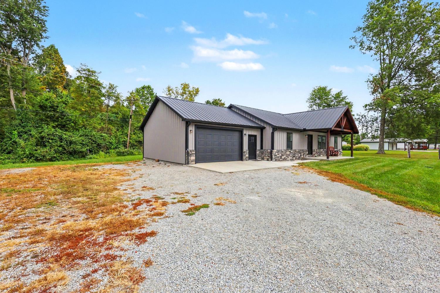 7425 King Road