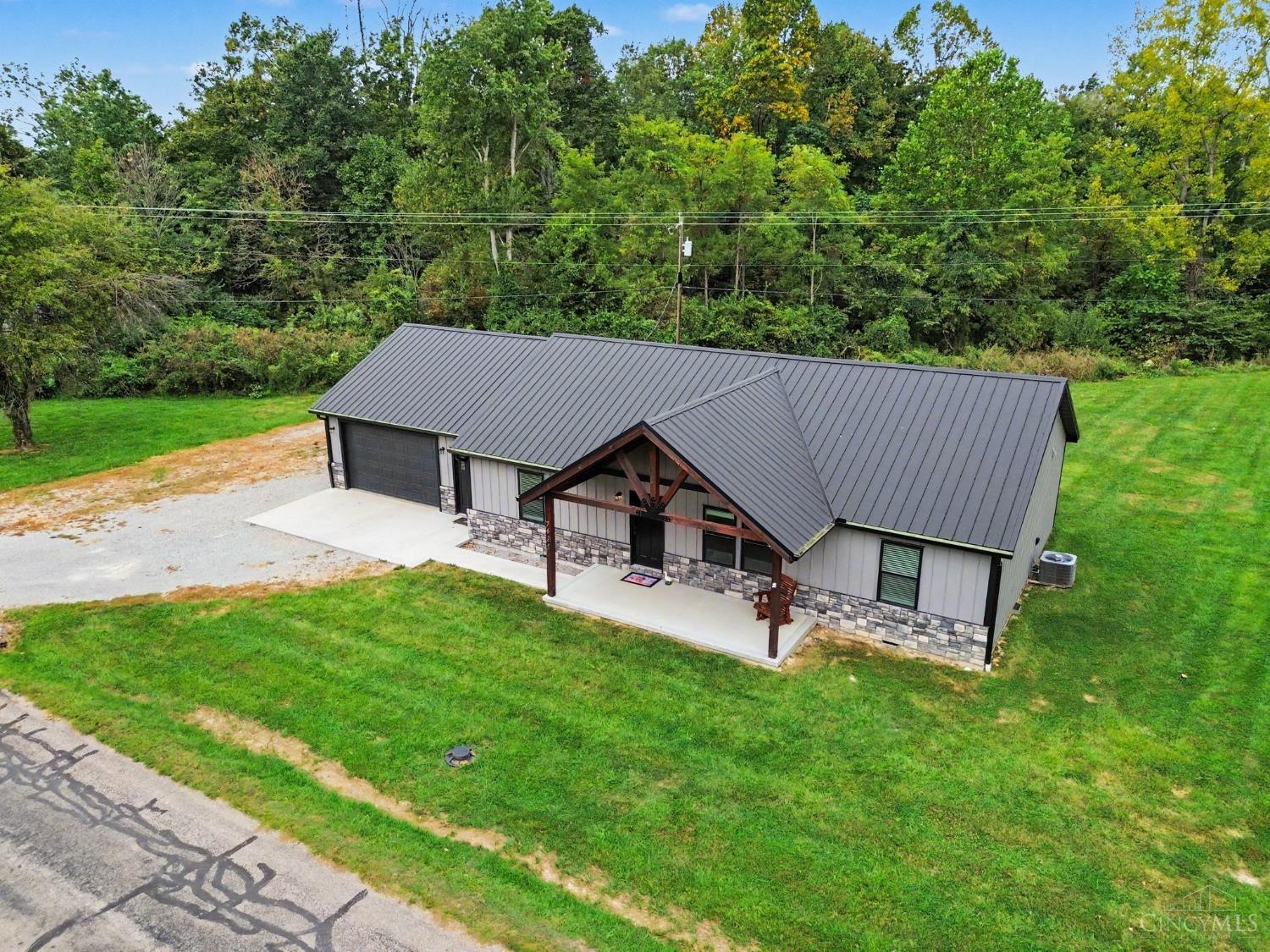 7425 King Road