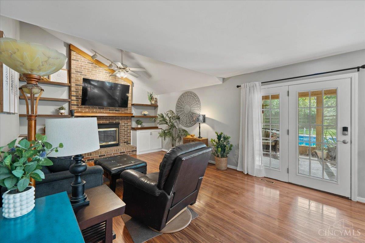 3712 Chestnut