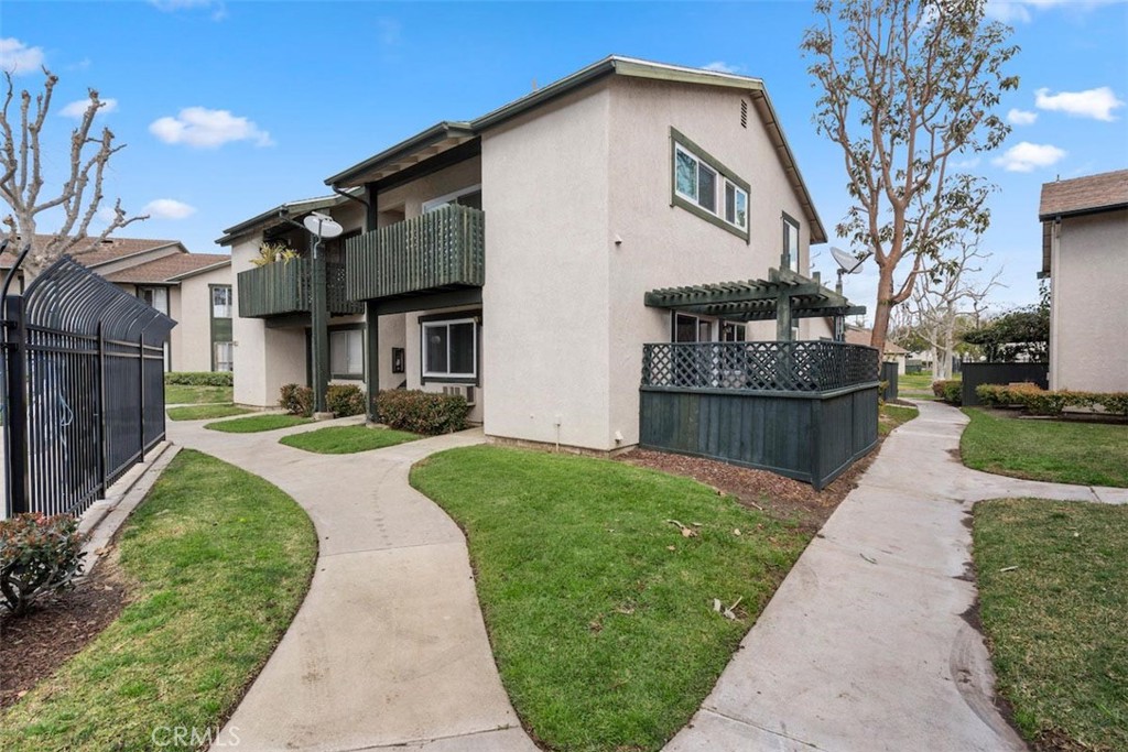 23294 Orange Avenue 5