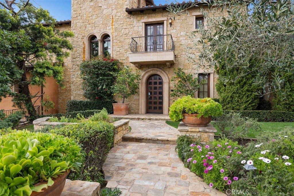35 Boulder View