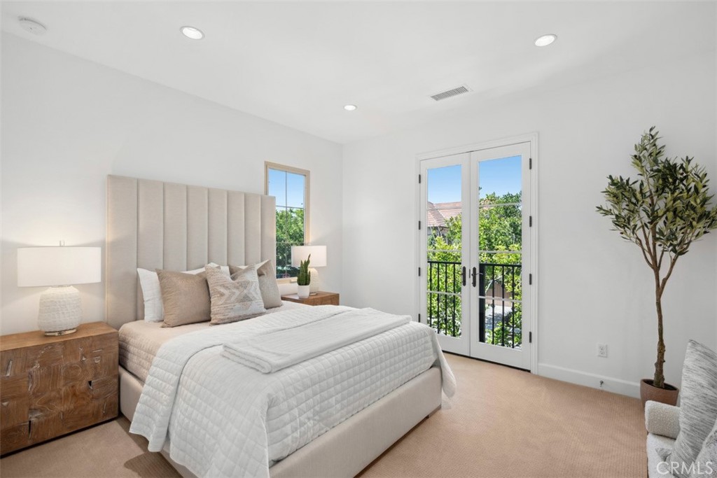52 Acorn Glen