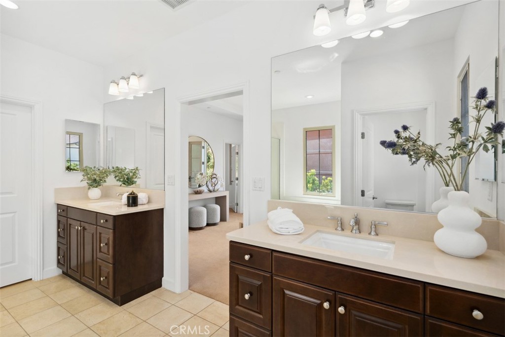52 Acorn Glen