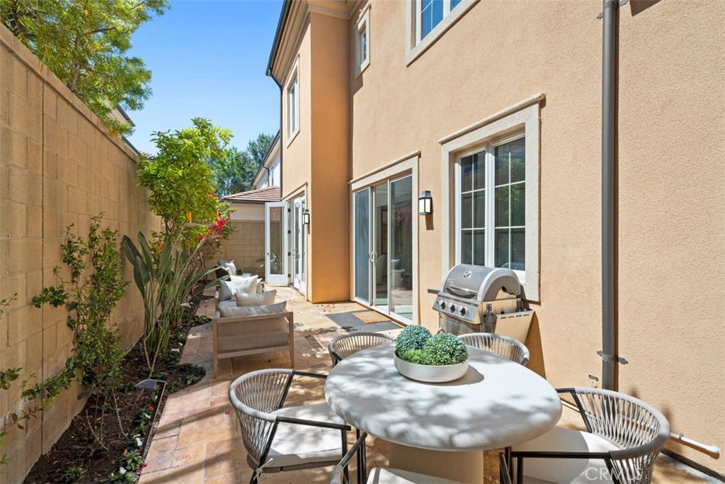 52 Acorn Glen