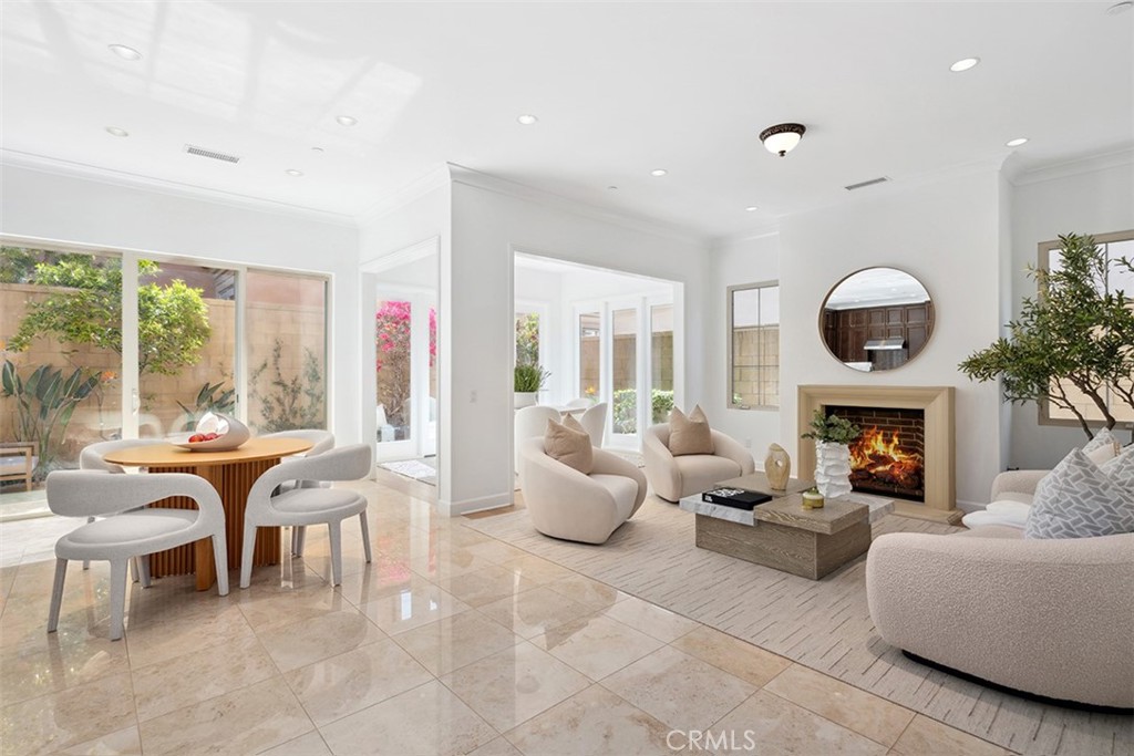 52 Acorn Glen