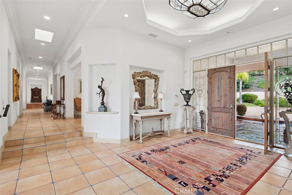 5228 Avenida Maravillas