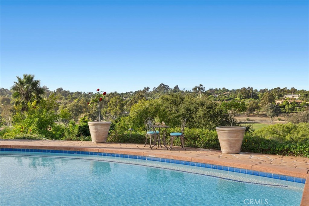 5228 Avenida Maravillas