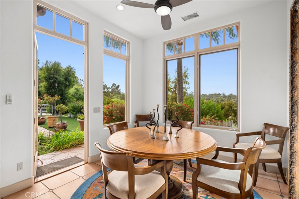 5228 Avenida Maravillas