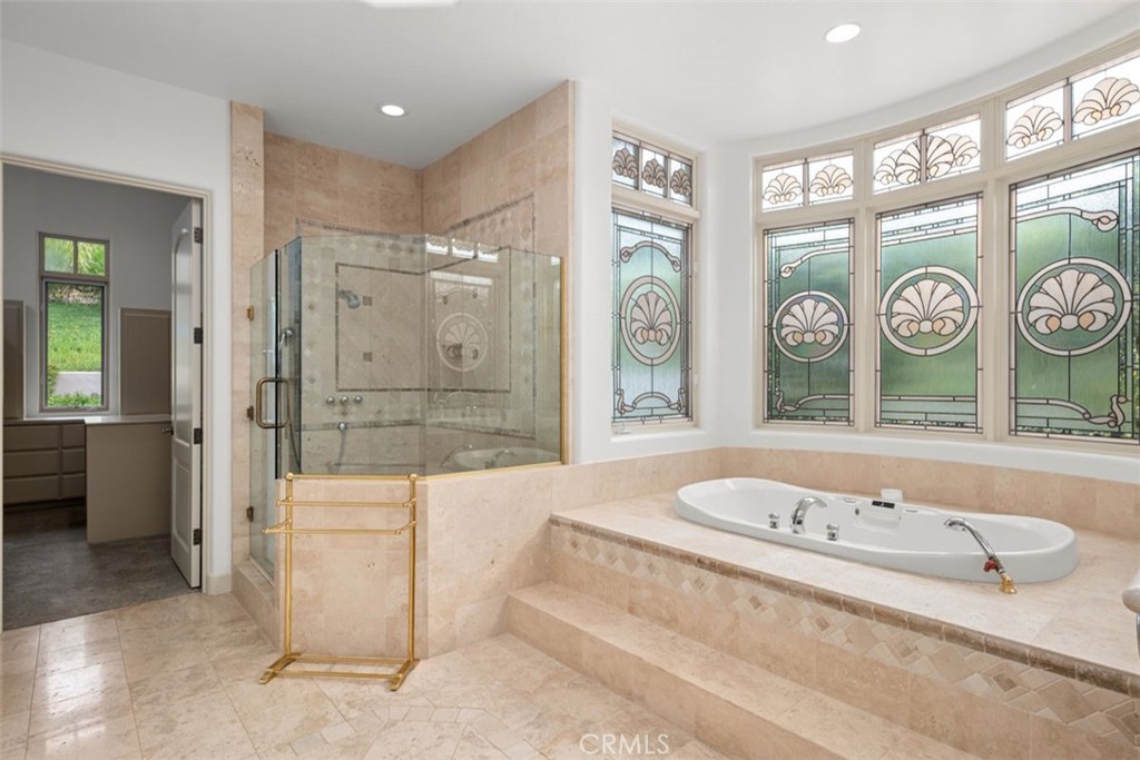 5228 Avenida Maravillas