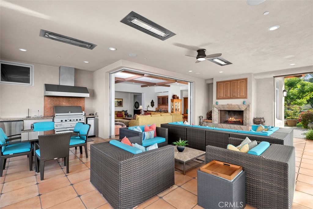 5228 Avenida Maravillas