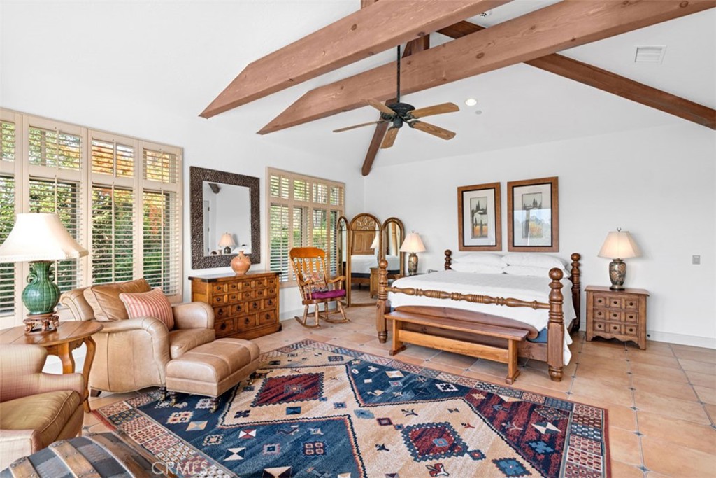 5228 Avenida Maravillas