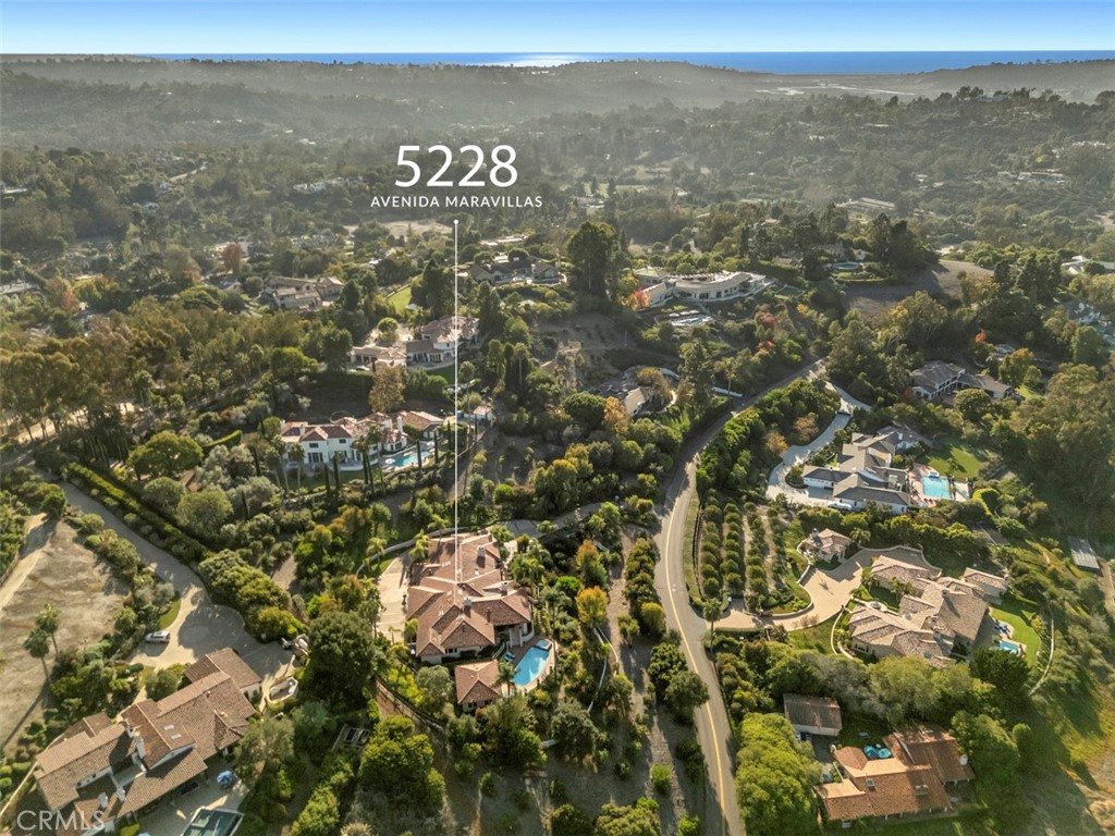 5228 Avenida Maravillas