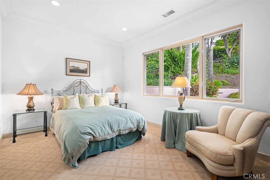 5228 Avenida Maravillas