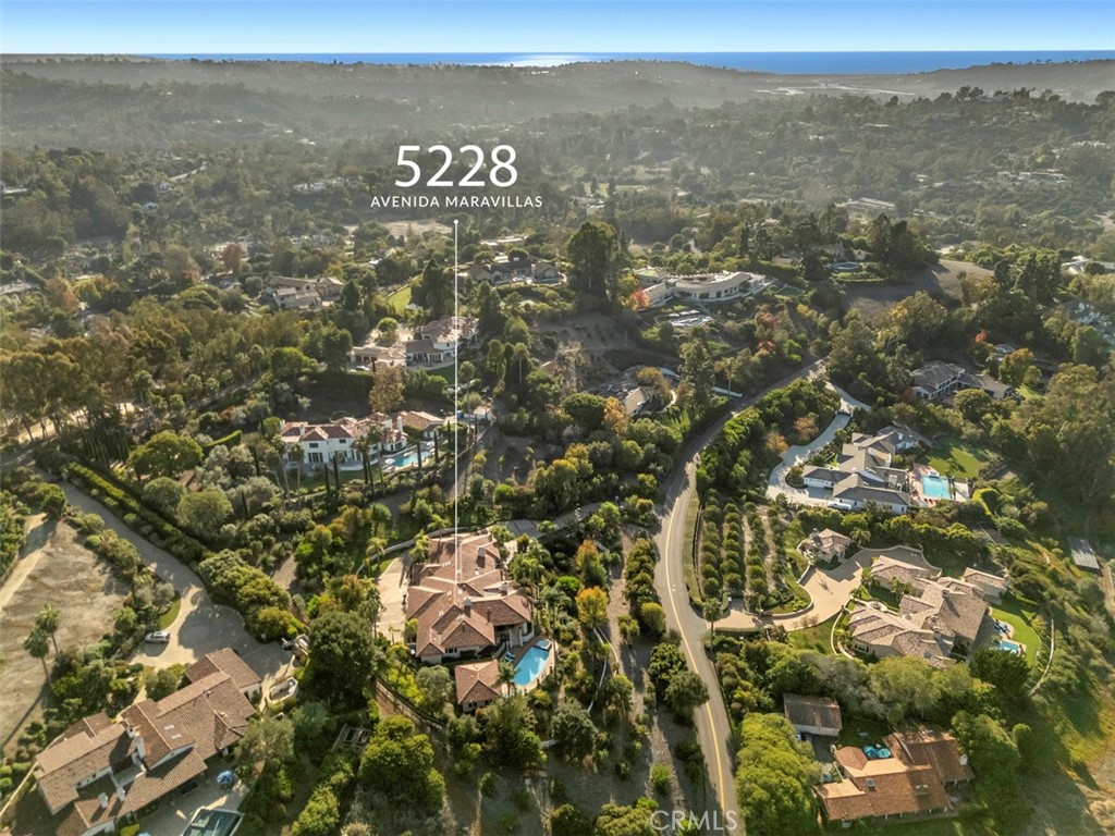 5228 Avenida Maravillas