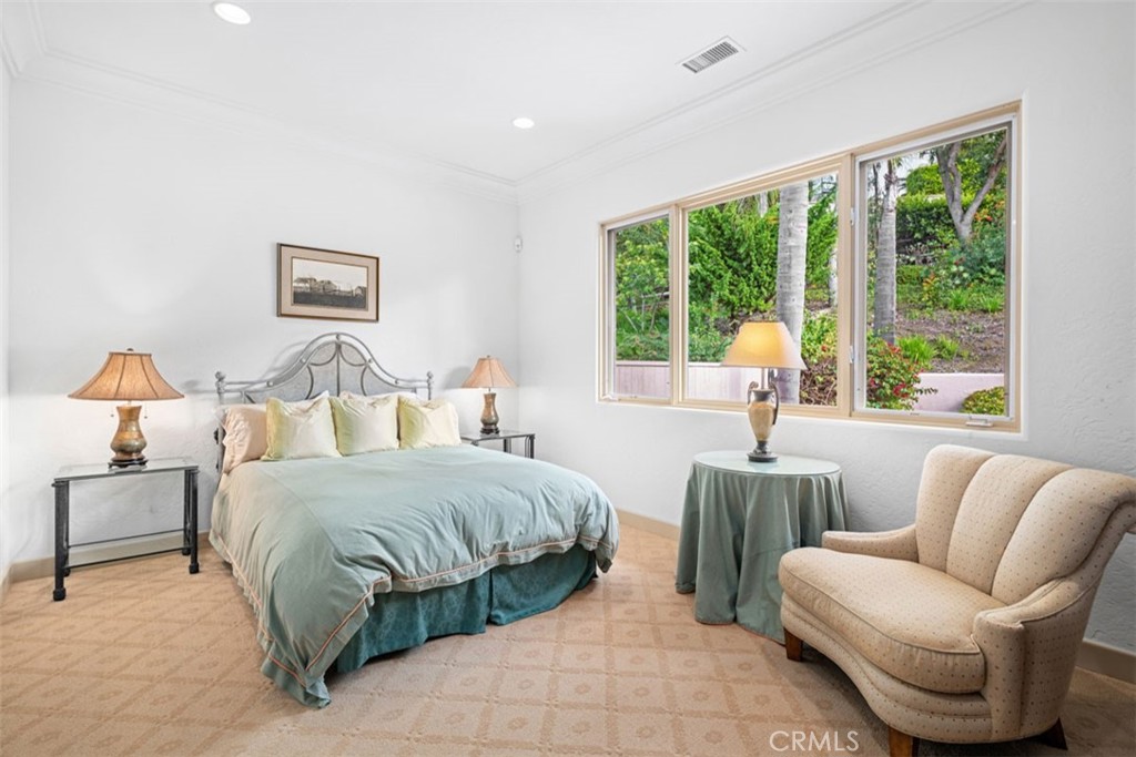 5228 Avenida Maravillas