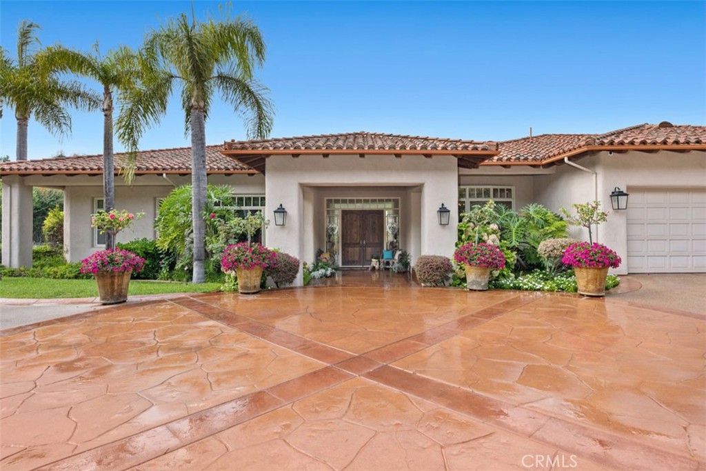 5228 Avenida Maravillas