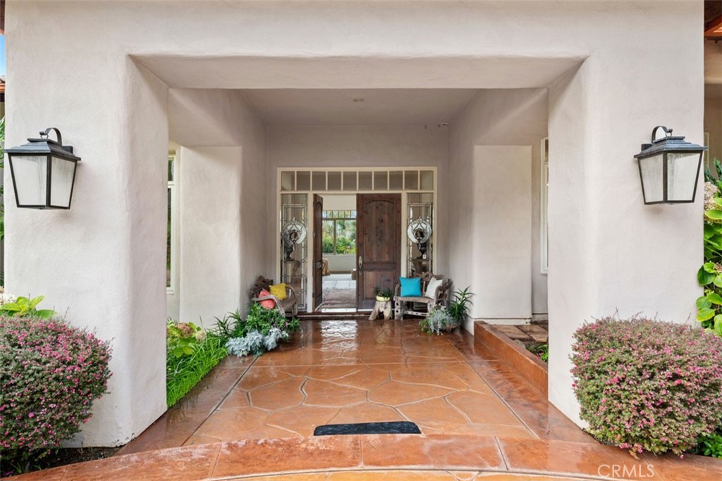 5228 Avenida Maravillas