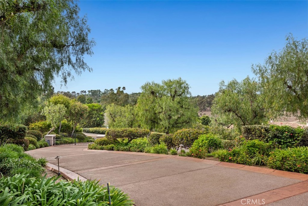 5228 Avenida Maravillas