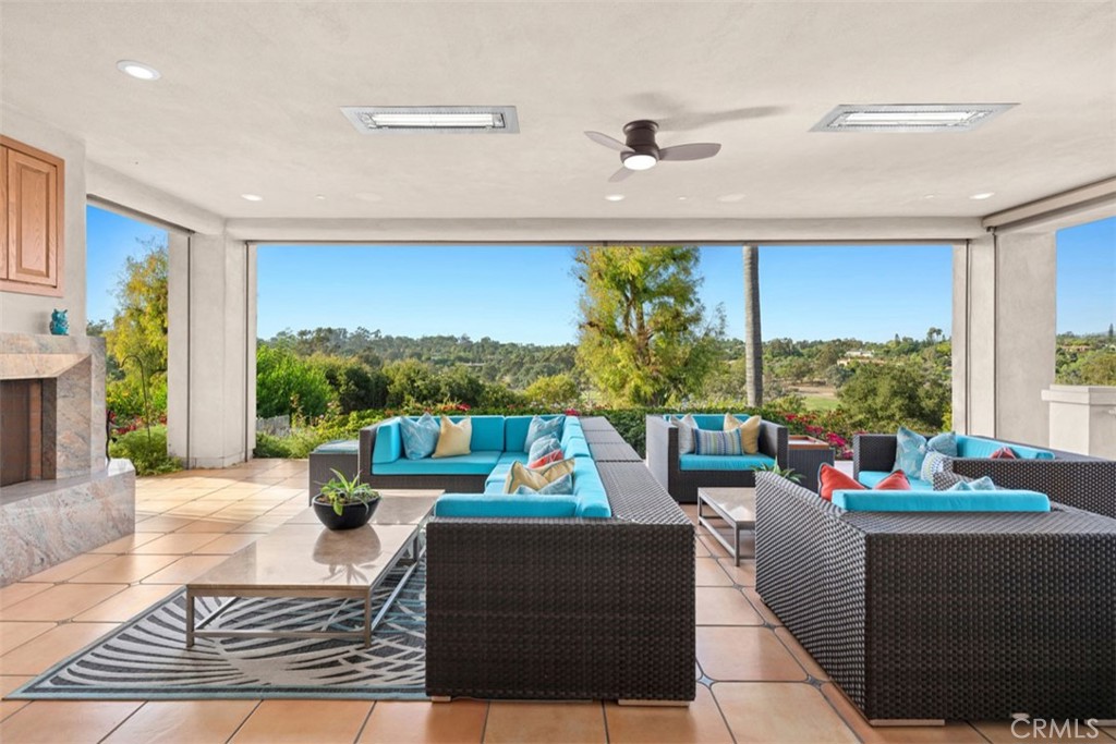 5228 Avenida Maravillas