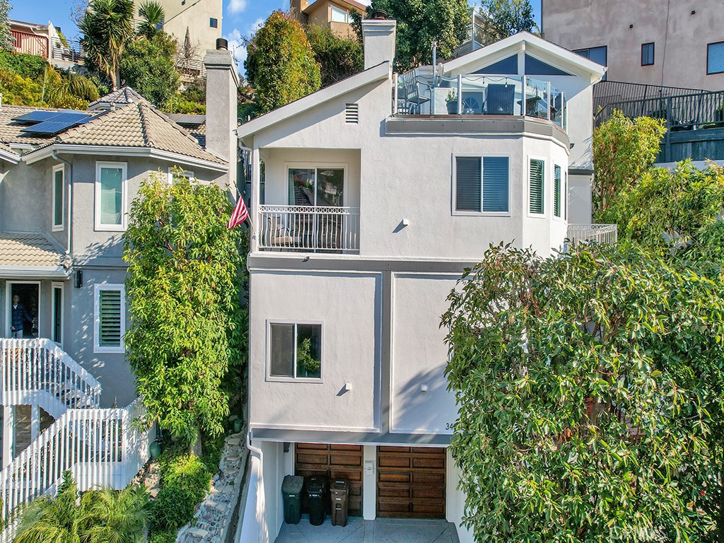 34102 Crystal Lantern Street