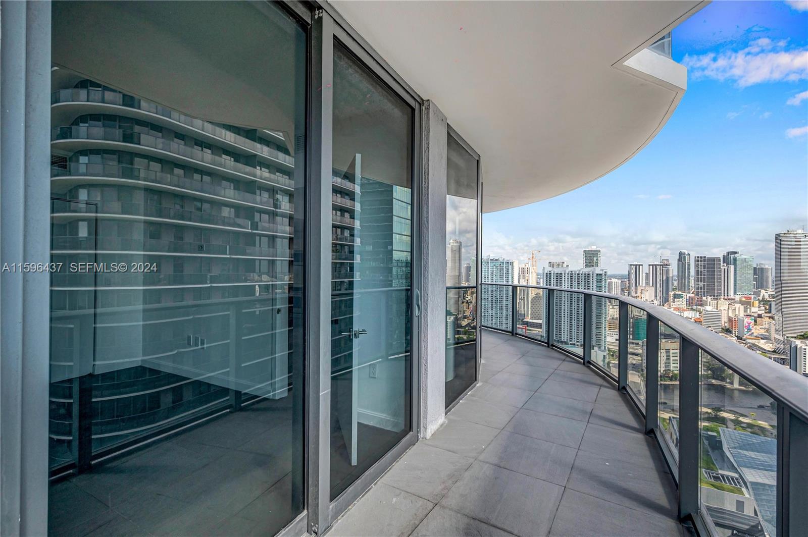 45 SW 9th Street 3901