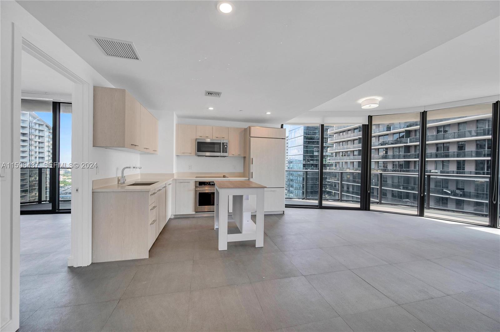 45 SW 9th Street 3901