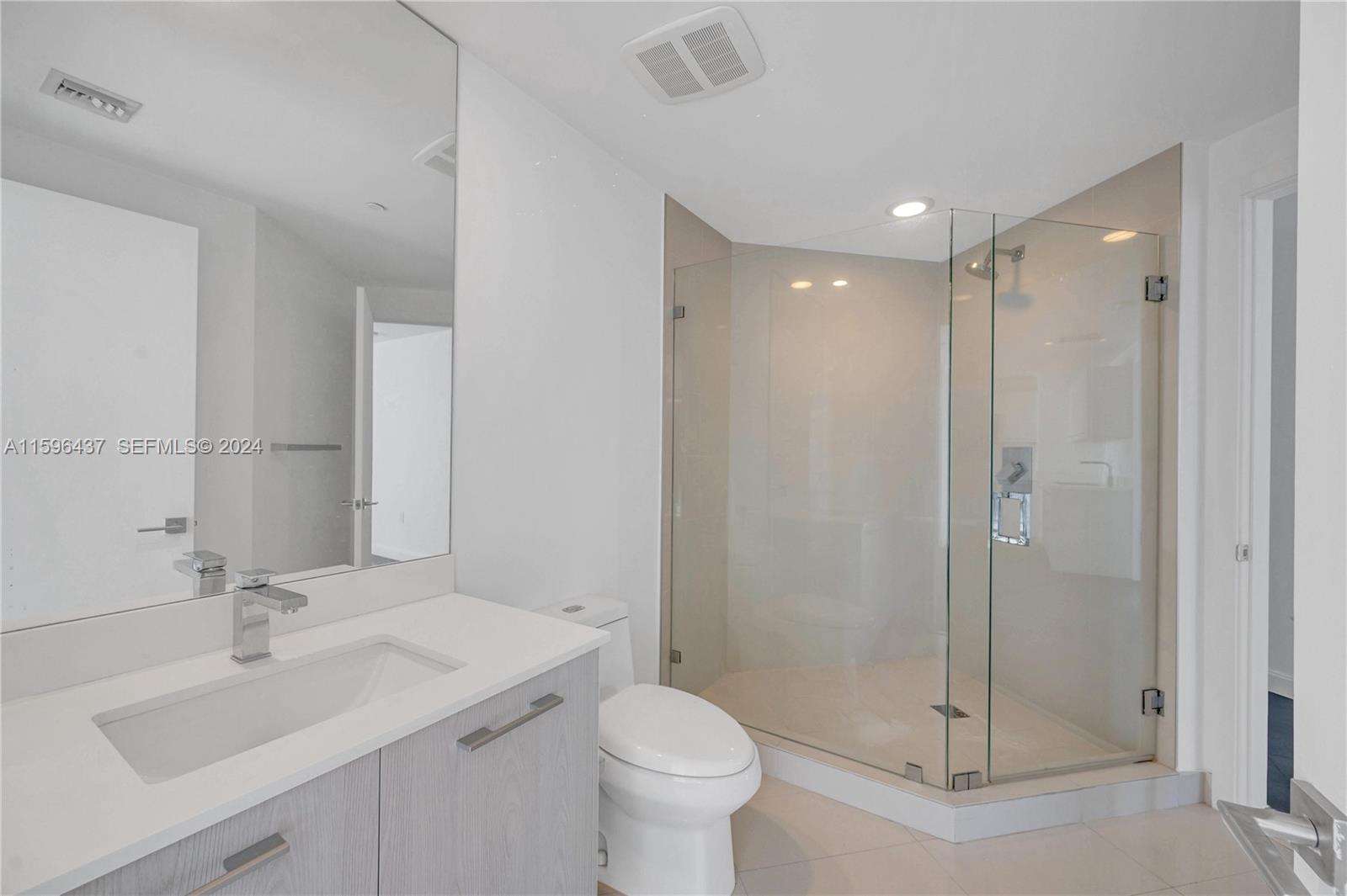 45 SW 9th Street 3901