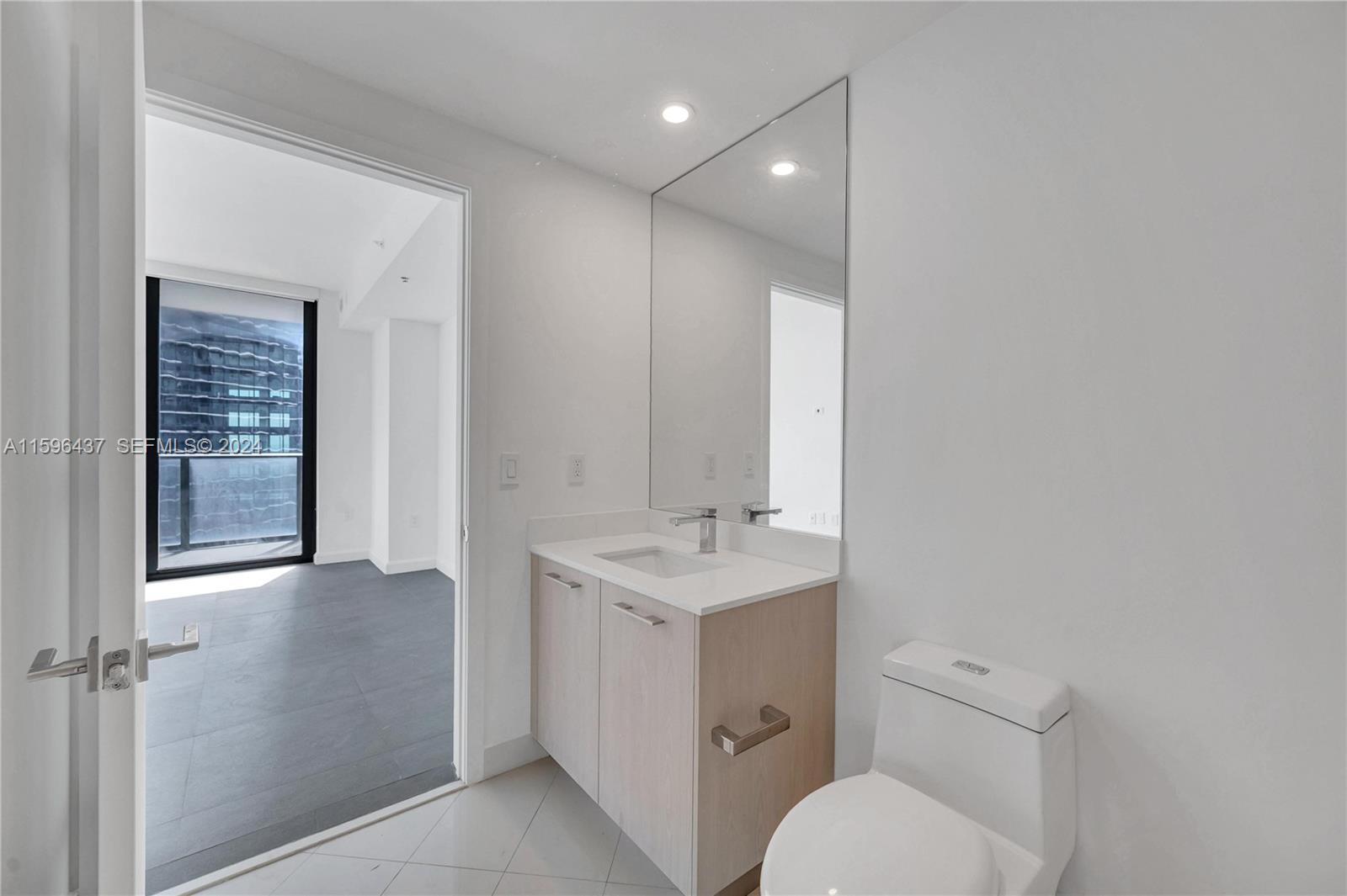 45 SW 9th Street 3901