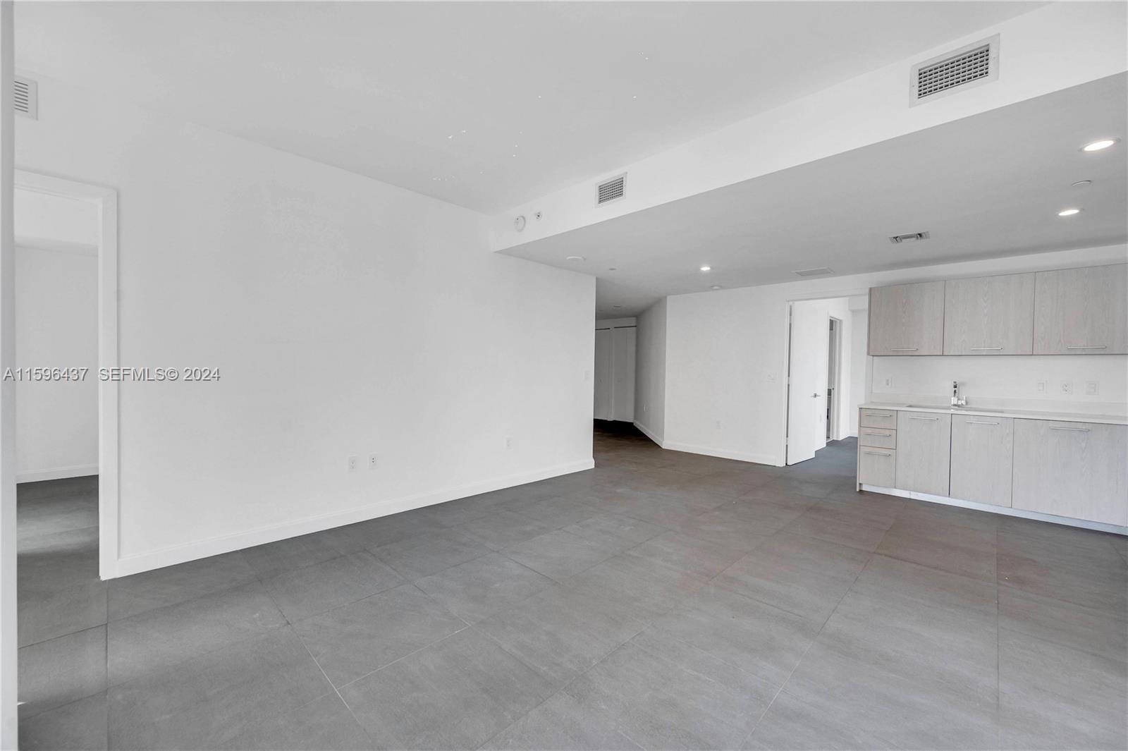 45 SW 9th Street 3901