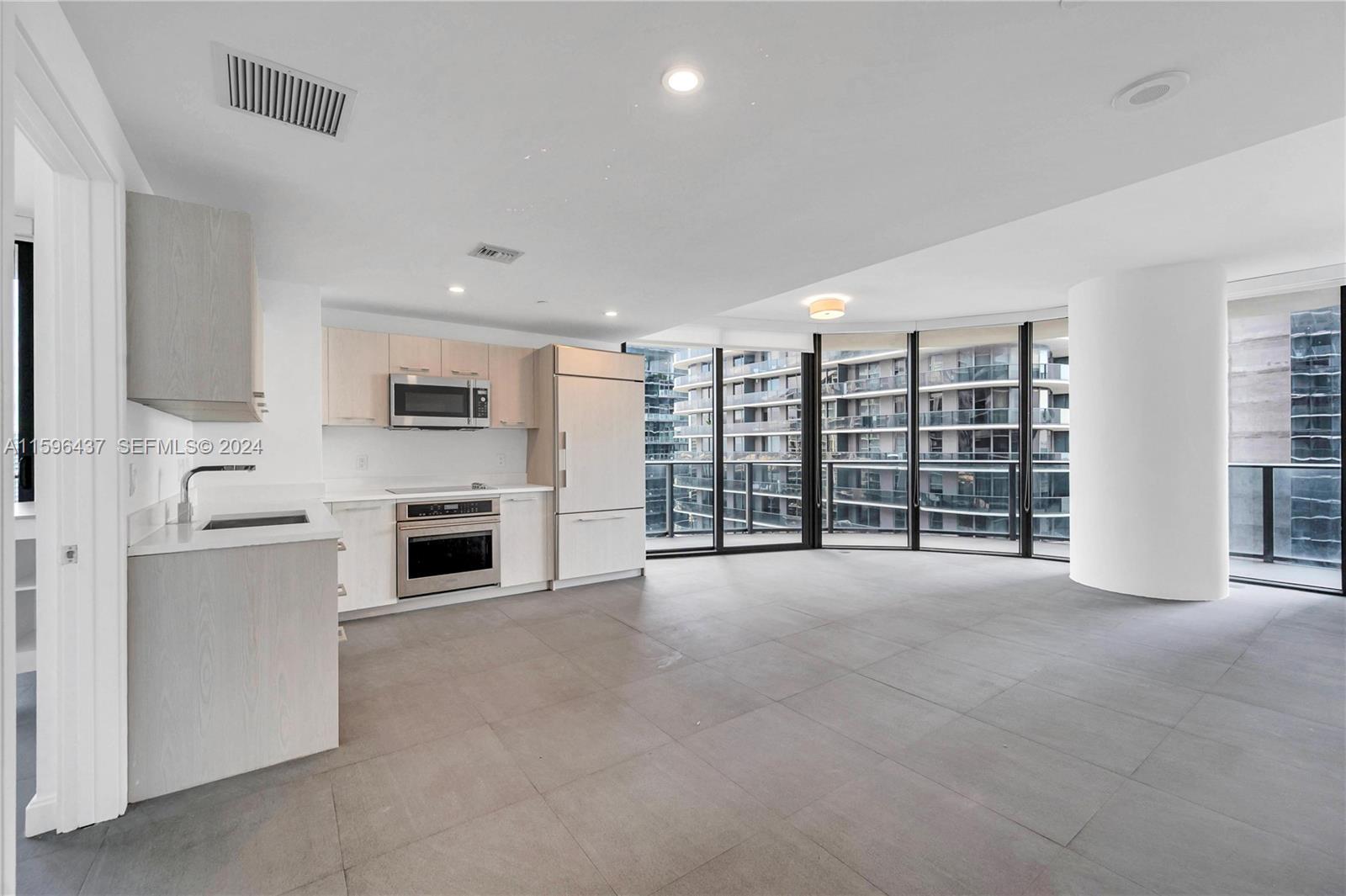 45 SW 9th Street 3901