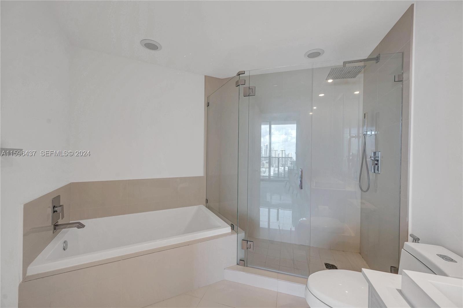 45 SW 9th Street 3901