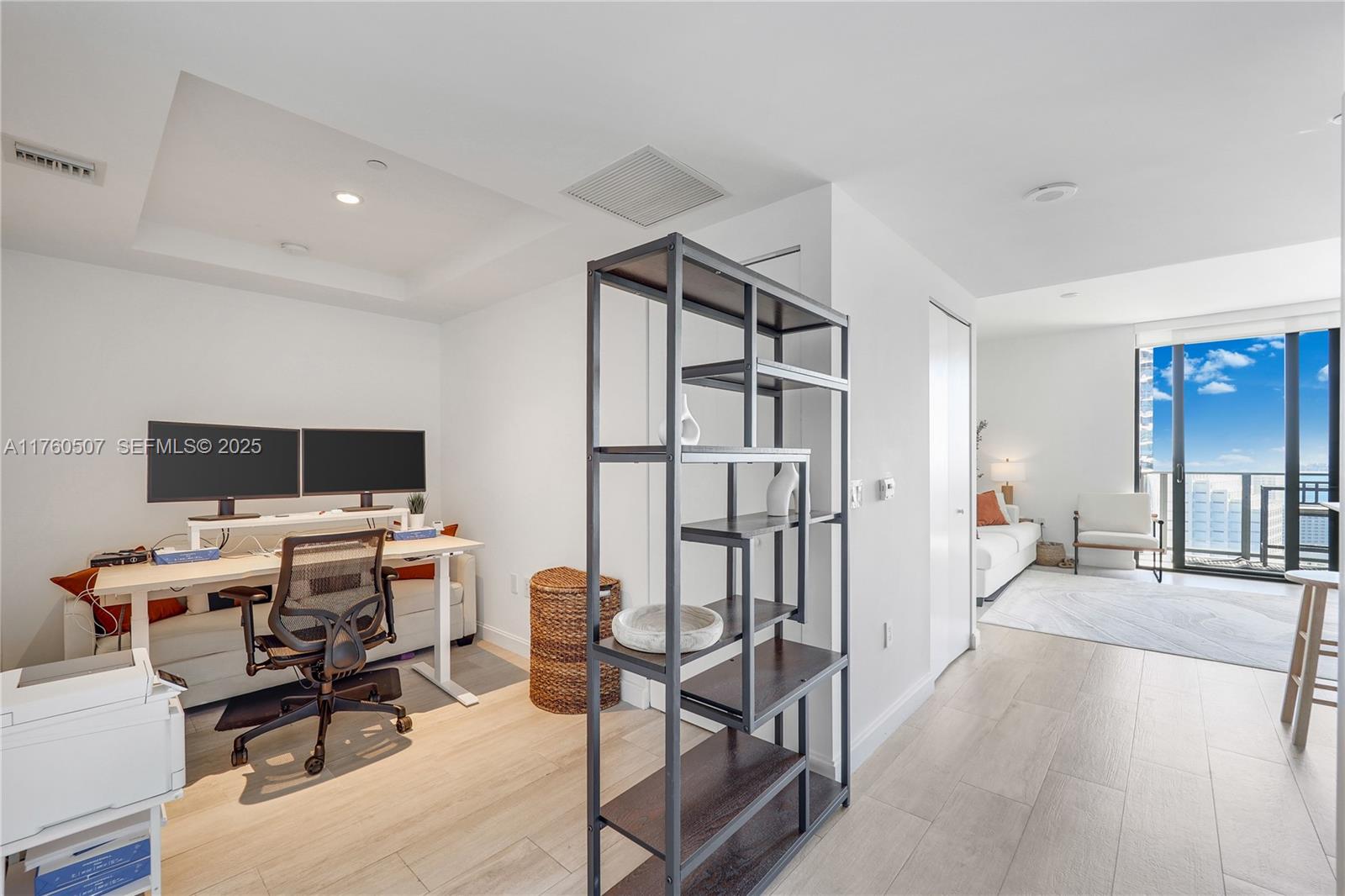 45 SW 9th Street 3702