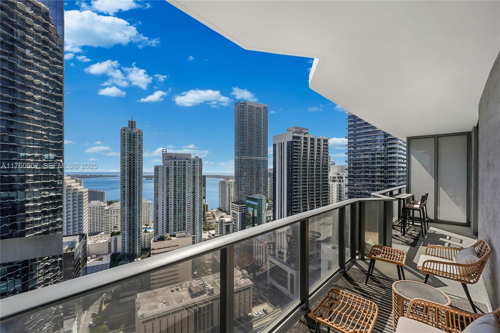 45 SW 9th Street 3702