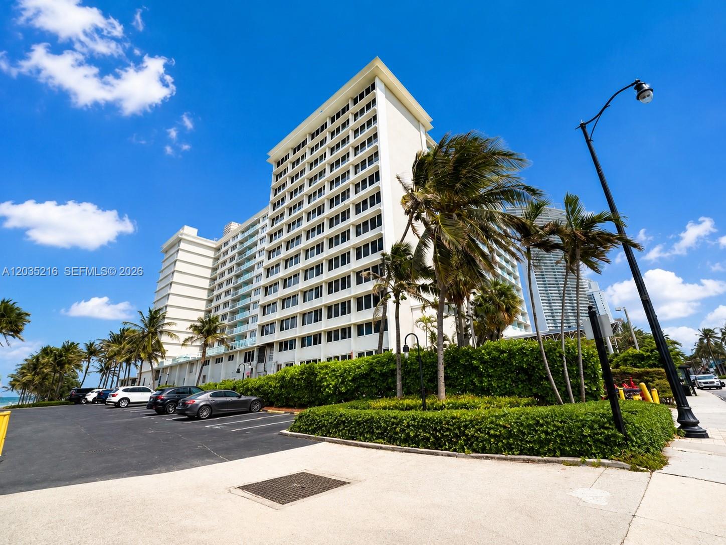 19201 Collins Ave # 527