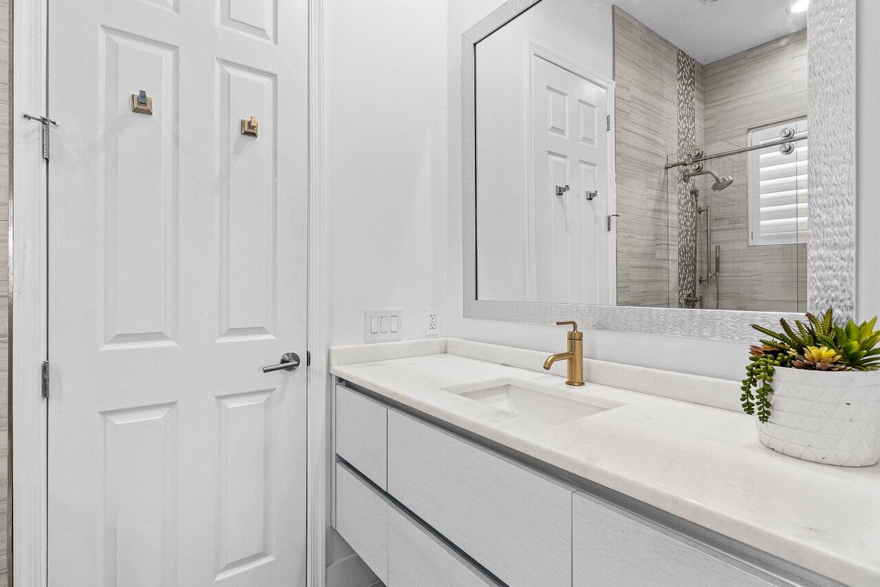 5440 NW 41st Terrace