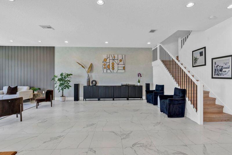 8239 Oceanus Drive