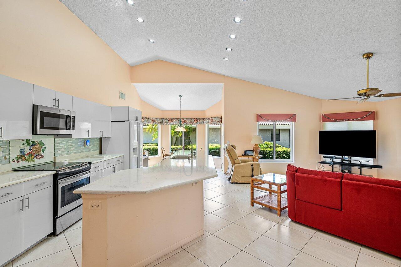 10215 Boca Woods Lane