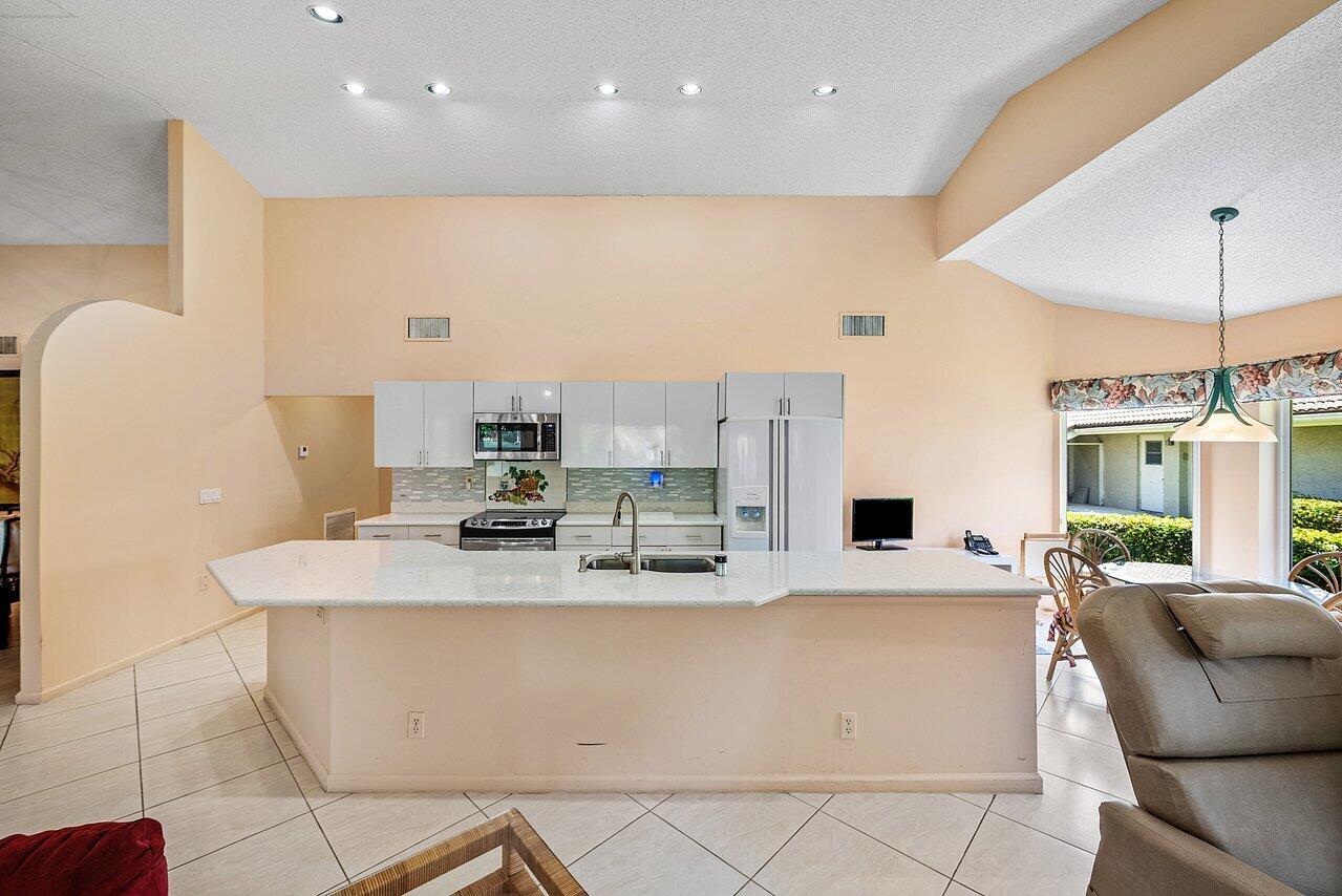 10215 Boca Woods Lane