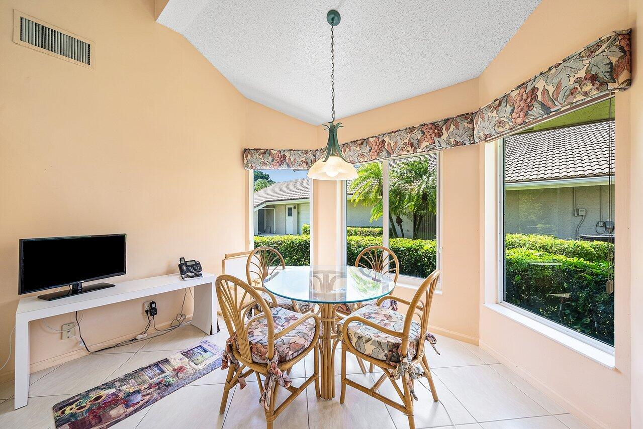 10215 Boca Woods Lane