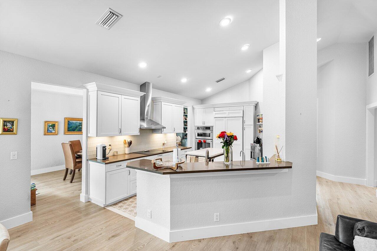 3010 Hampton Circle