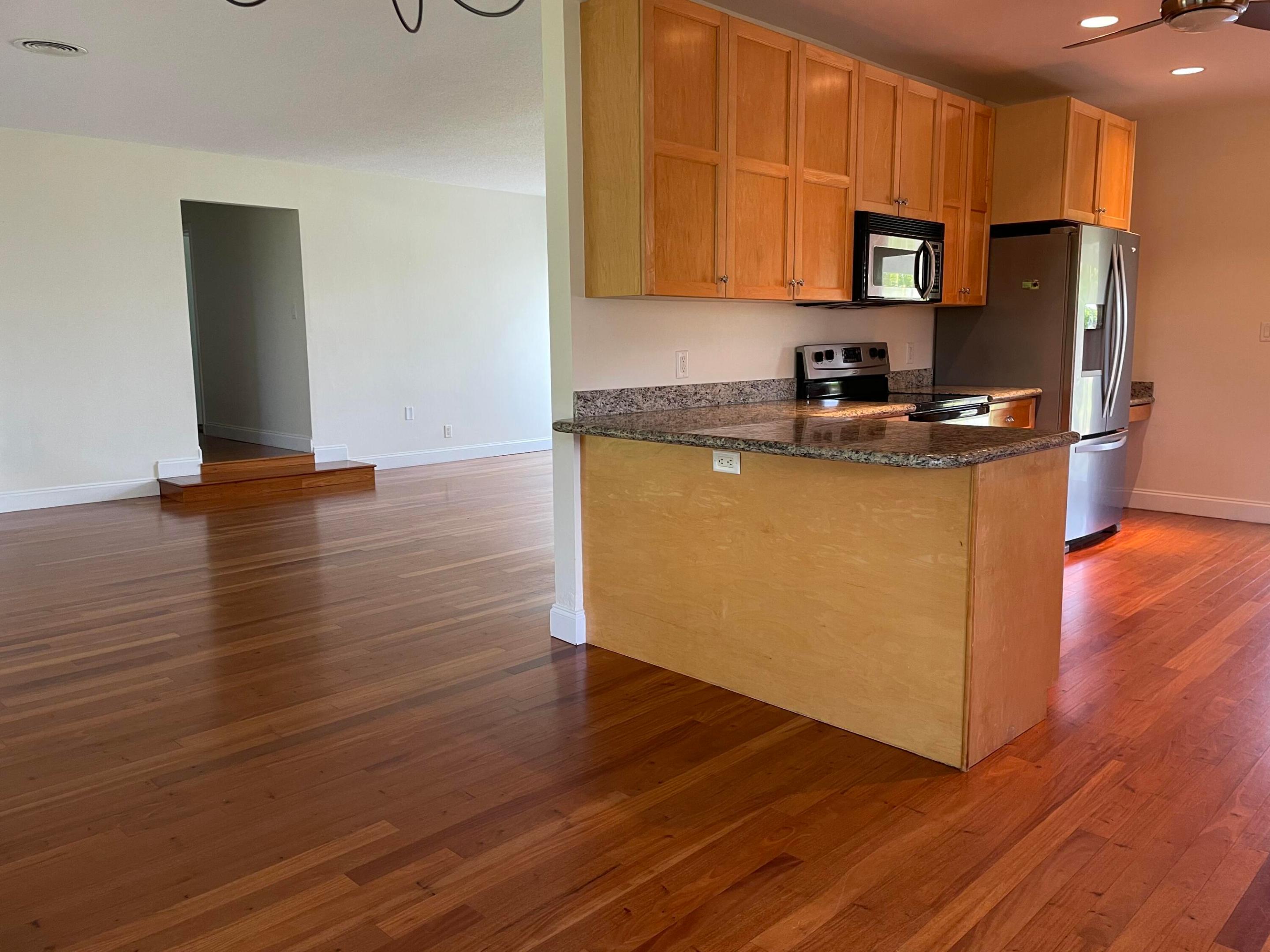 465 NE 34th Street