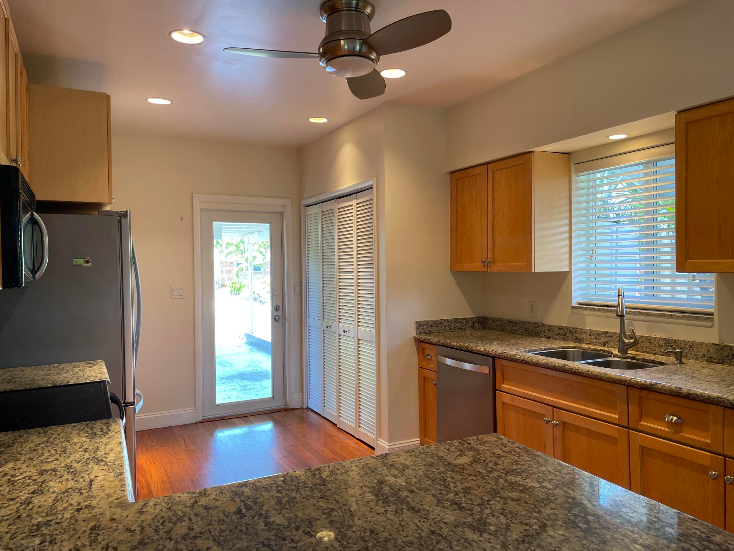 465 NE 34th Street