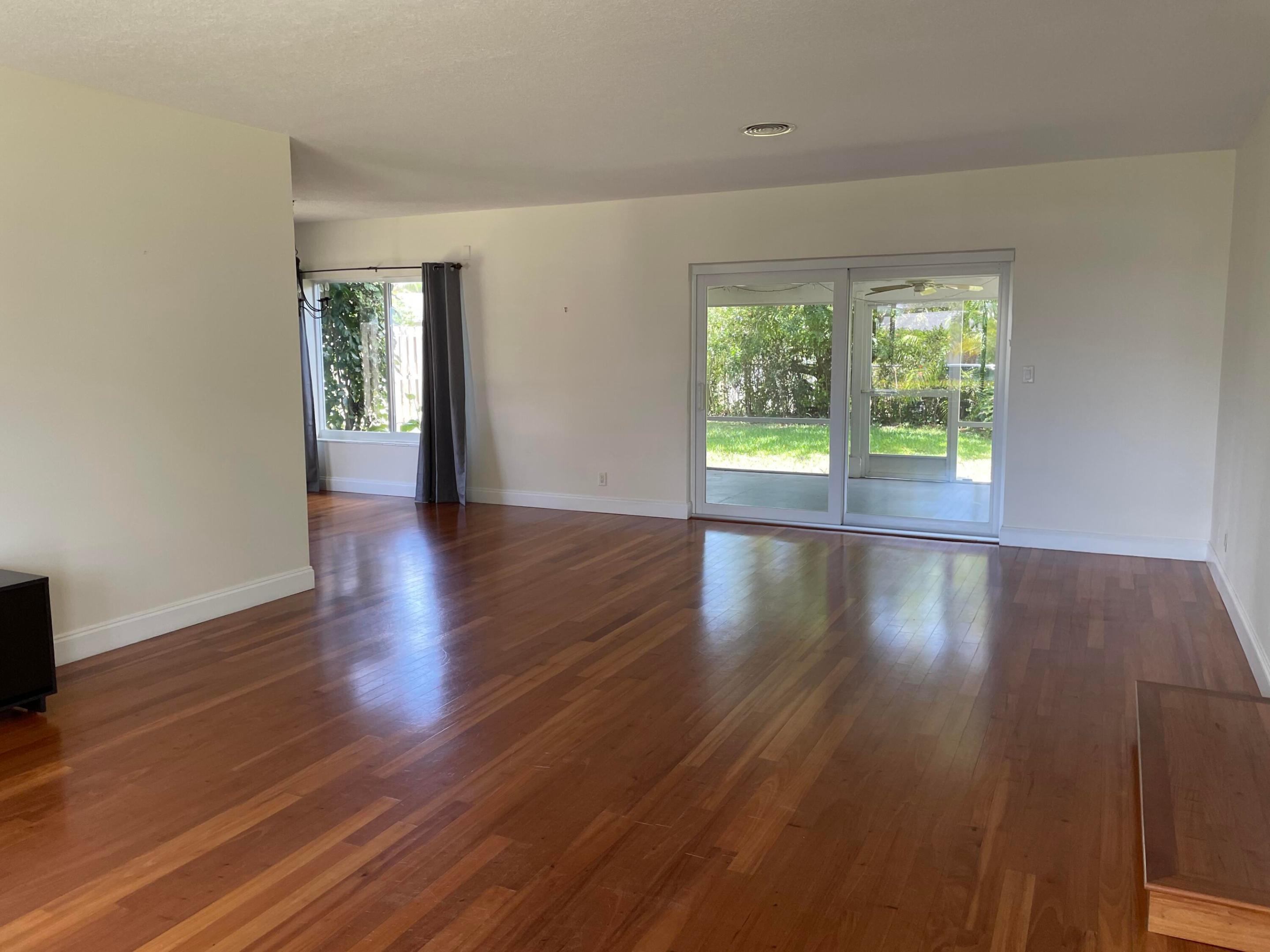 465 NE 34th Street