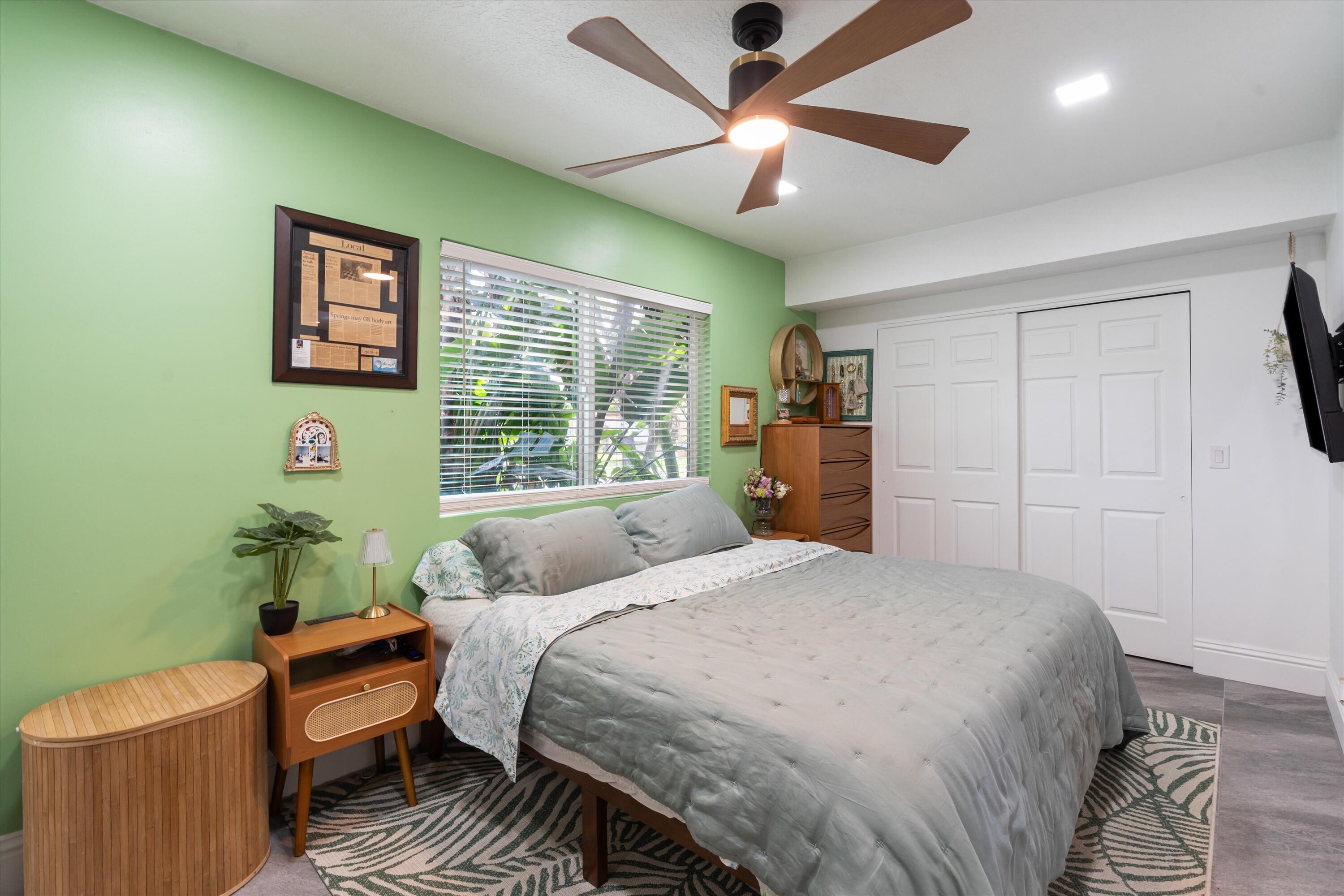 2417 NE 13th Terrace